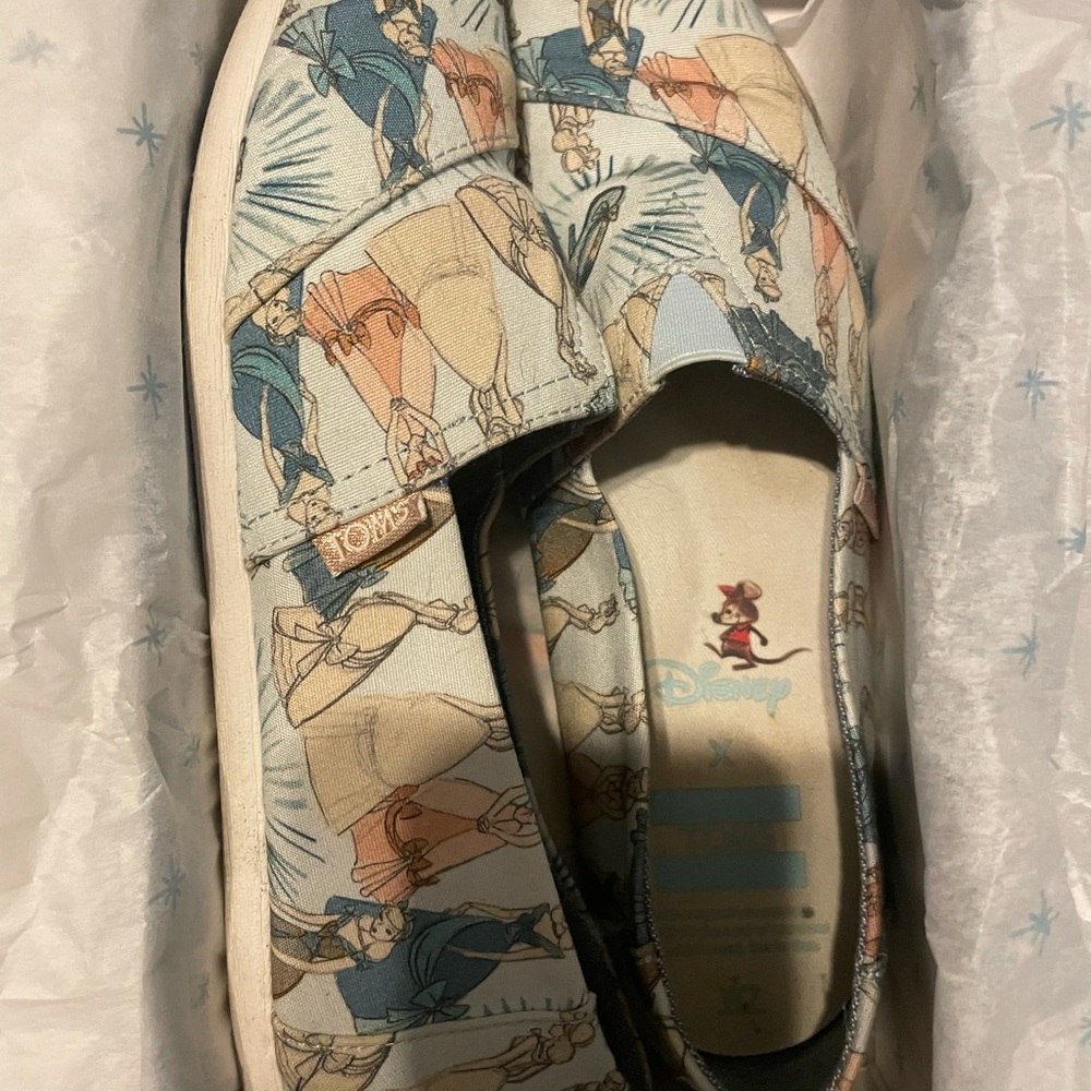 Disney x Toms Cinderella Slip On